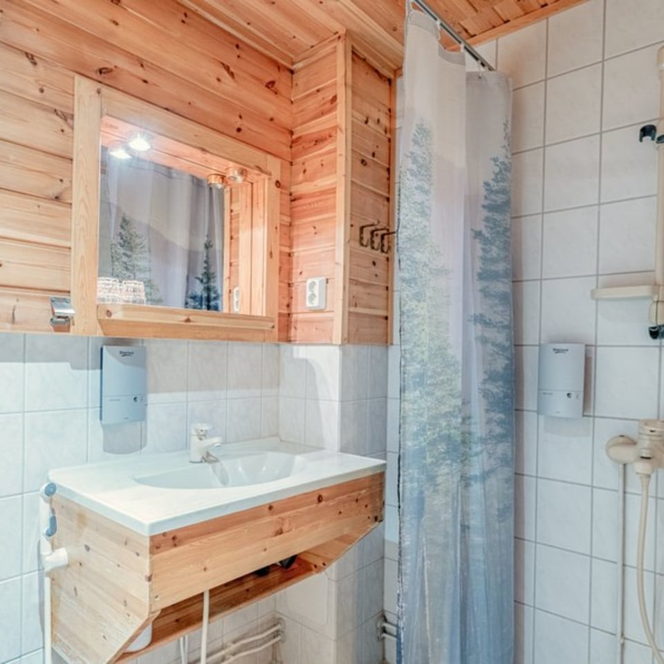 Harriniva Wilderness Plus Room Badezimmer